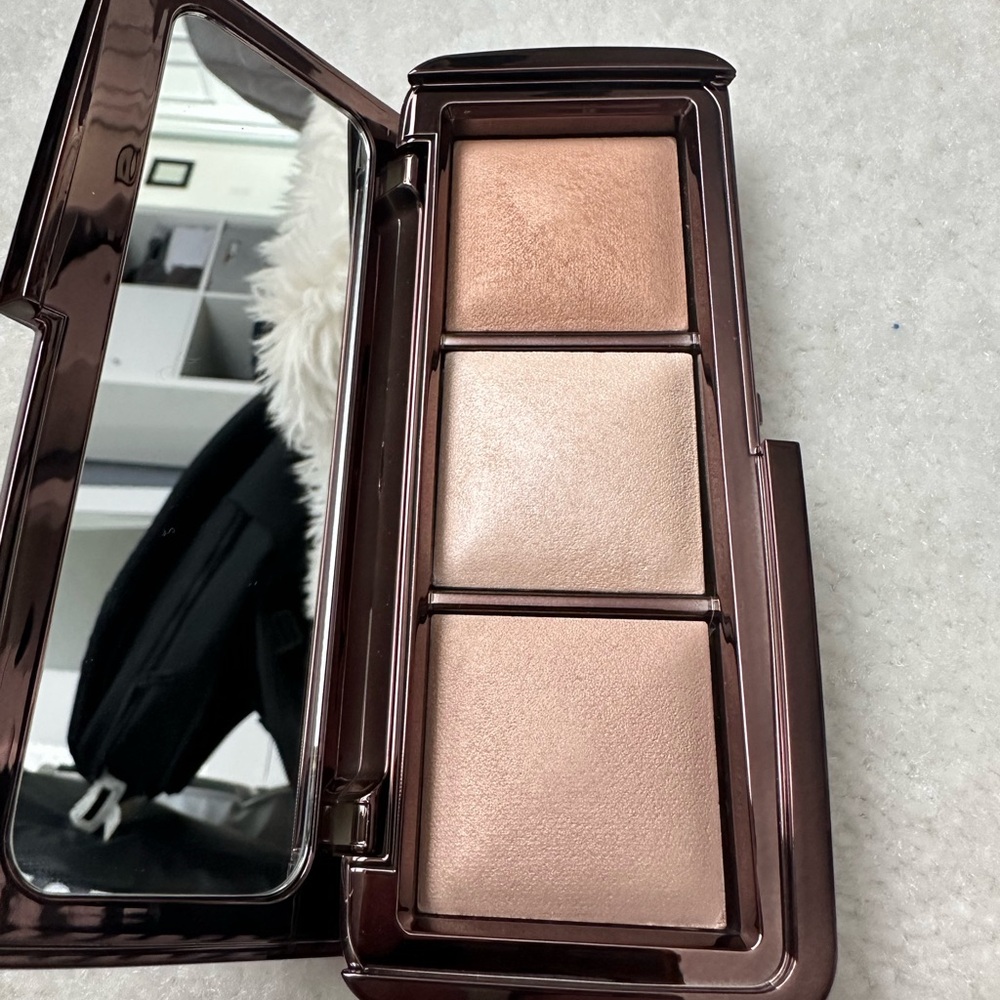 Hourglass Ambient lighting palette - Picture 2 of 3